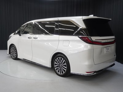 صورة 4 لـ 2024 Lexus LM