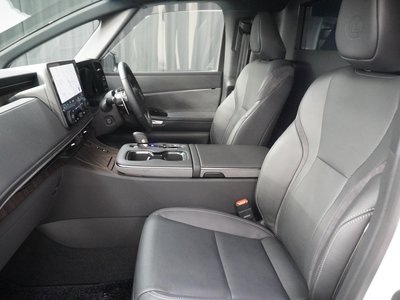 صورة 11 لـ 2024 Lexus LM