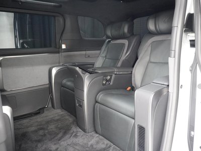 صورة 12 لـ 2024 Lexus LM