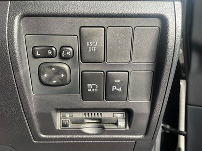 صورة 34 لـ 2017 Toyota LAND CRUISER 200