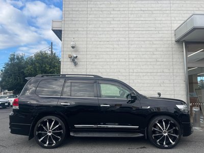 صورة 17 لـ 2017 Toyota LAND CRUISER 200