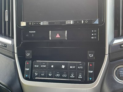 صورة 35 لـ 2017 Toyota LAND CRUISER 200