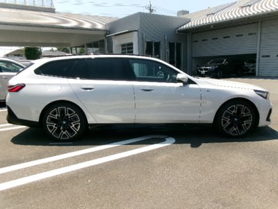 2025 BMW I5 TOURING photo 9