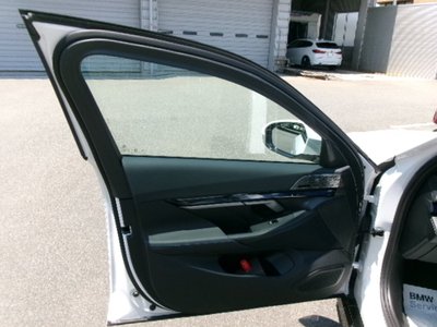 2025 BMW I5 TOURING photo 48