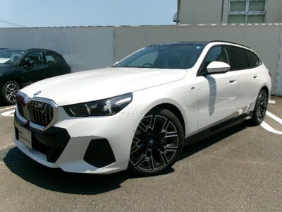 2025 BMW I5 TOURING photo 4