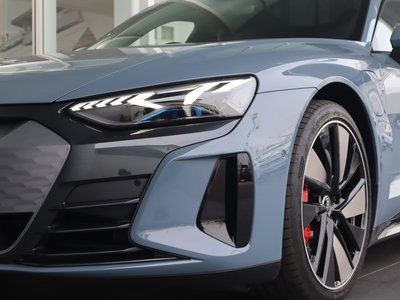 2024 AUDI E-TRON GT QUATTRO thumbnail 32