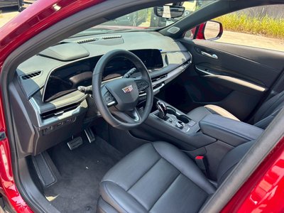 2025 Cadillac XT4 照片 12