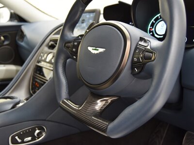 2019 Aston Martin DBS SUPERLEGGERA 照片 22