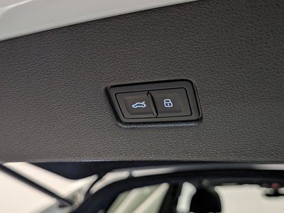 2020 AUDI Q8 — миниатюра 39