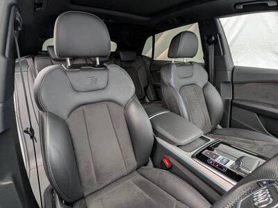 2020 AUDI Q8 — миниатюра 13