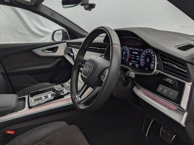 2020 AUDI Q8 — миниатюра 15