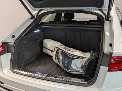 2020 AUDI Q8 — миниатюра 20