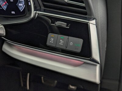 2020 AUDI Q8 — миниатюра 27
