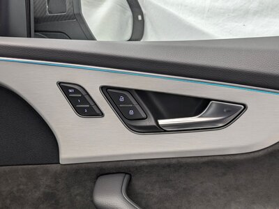 2020 AUDI Q8 — миниатюра 28