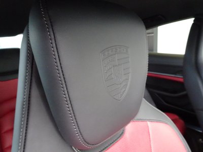 2025 Porsche TAYCAN — миниатюра 14