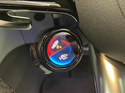 2025 Mercedes-BENZ GT AMG thumbnail 32