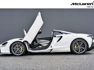 صورة 10 لـ 2025 Mclaren ARTURA SPIDER