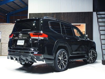 2024 Toyota LAND CRUISER 300 photo 10