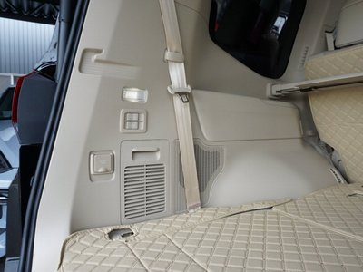 2024 Toyota LAND CRUISER 300 thumbnail 76