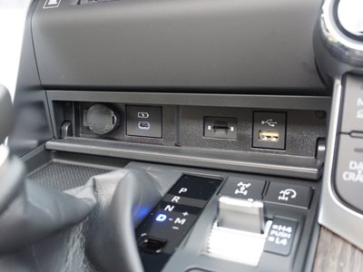 2024 Toyota LAND CRUISER 300 thumbnail 41