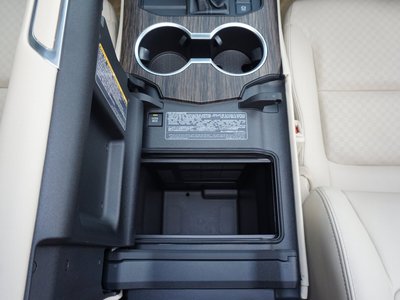 2024 Toyota LAND CRUISER 300 thumbnail 43