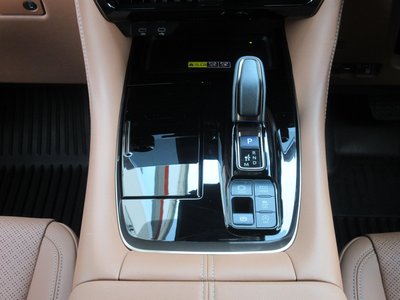 صورة 72 لـ 2026 Toyota VELLFIRE