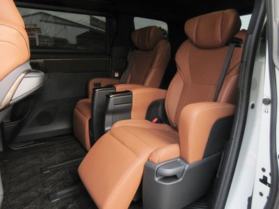 صورة 39 لـ 2026 Toyota VELLFIRE