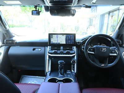 2025 Toyota LAND CRUISER 300 缩略图 29