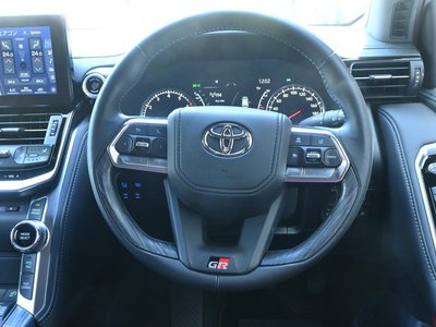 2025 Toyota LAND CRUISER 300 缩略图 30