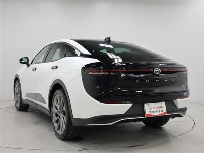 2024 Toyota CROWN CROSSOVER thumbnail 4