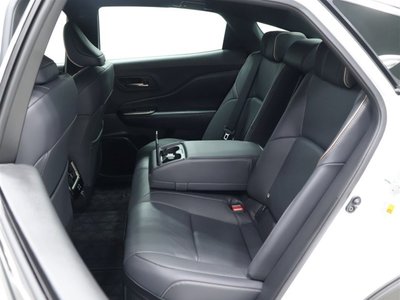 2024 Toyota CROWN CROSSOVER thumbnail 23