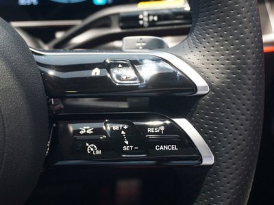 2026 Mercedes-BENZ GLC thumbnail 59