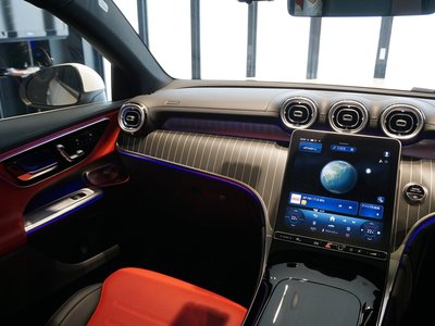 2026 Mercedes-BENZ GLC photo 16