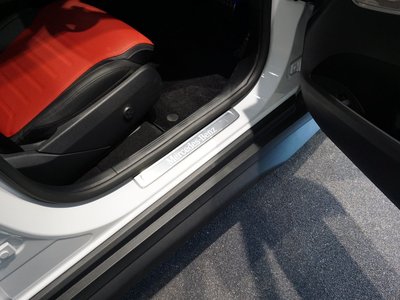2026 Mercedes-BENZ GLC thumbnail 34