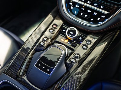 2023 Aston Martin DBX — миниатюра 33