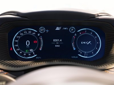 2023 Aston Martin DBX — миниатюра 30