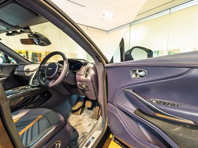 2023 Aston Martin DBX — миниатюра 20
