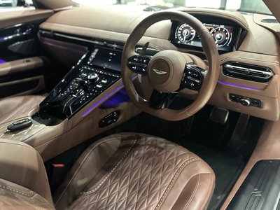 2024 Aston Martin DB12 — миниатюра 17