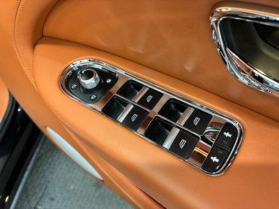 صورة مصغرة 46 لـ 2021 Bentley BENTAYGA