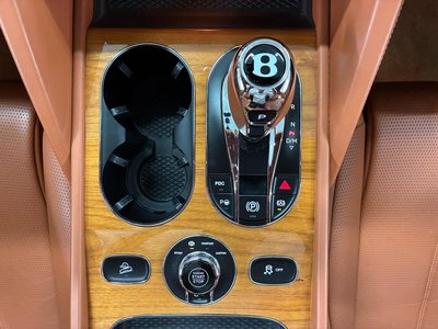 صورة مصغرة 95 لـ 2021 Bentley BENTAYGA
