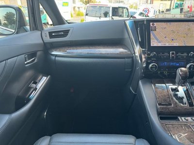 صورة 5 لـ 2023 Toyota ALPHARD