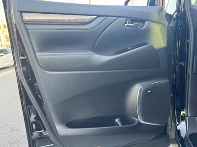 صورة 33 لـ 2023 Toyota ALPHARD