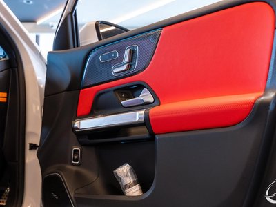 صورة مصغرة 51 لـ 2024 Mercedes-BENZ GLB AMG