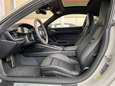 2025 Porsche 911 photo 3