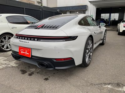 2025 Porsche 911 photo 11
