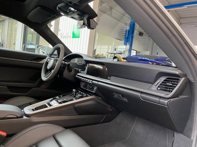 2025 Porsche 911 thumbnail 50