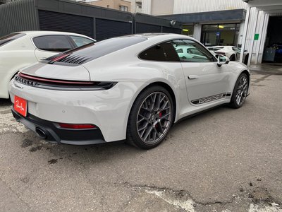 2025 Porsche 911 photo 10
