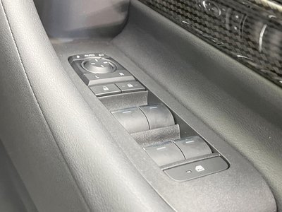 2025 Toyota ALPHARD — фото 47