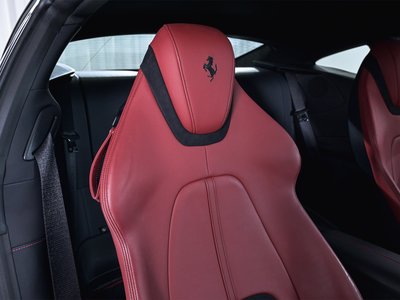 2023 Ferrari ROMA thumbnail 28