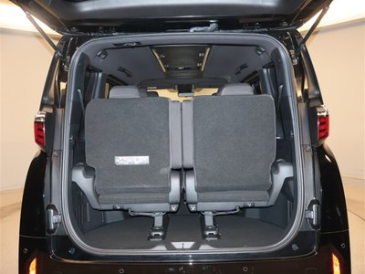صورة 31 لـ 2025 Toyota ALPHARD